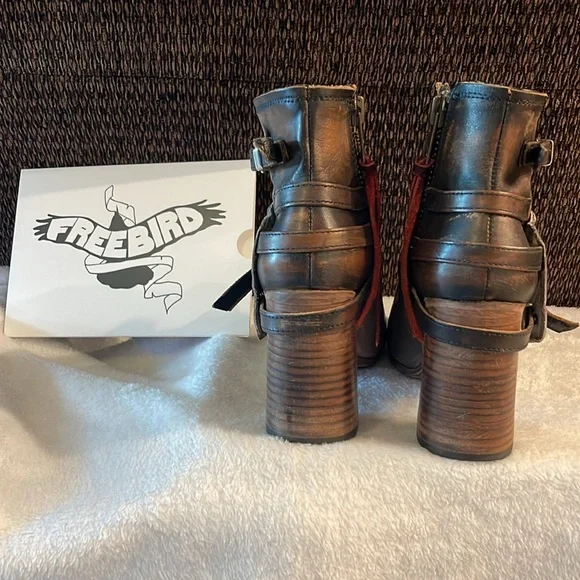 Freebird Jerome, Stone multi size 9, EUC (runs narrow/small) - Picture 6 of 6